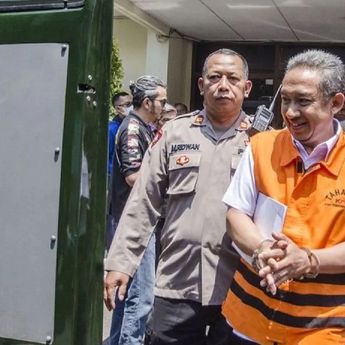 Mantan Wali Kota Bandung Yana Mulyana Bebas Bersyarat dari Lapas Sukamiskin