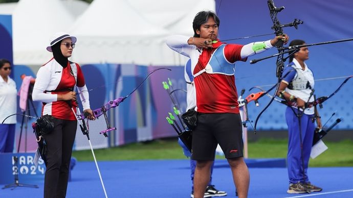 Diananda Choirunisa/Arif Dwi Pangestu gagal berbuat banyak di nomor tim campuran panahan Olimpiade 2024. 