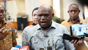 Menteri Hak Asasi Manusia (HAM) RI, Natalius Pigai, angkat bicara terkait maraknya informasi palsu (hoaks) yang mencatut namanya di berbagai platform digital. Ia menegaskan bahwa seluruh narasi, kutipan, hingga konten yang beredar tersebut bukan bera