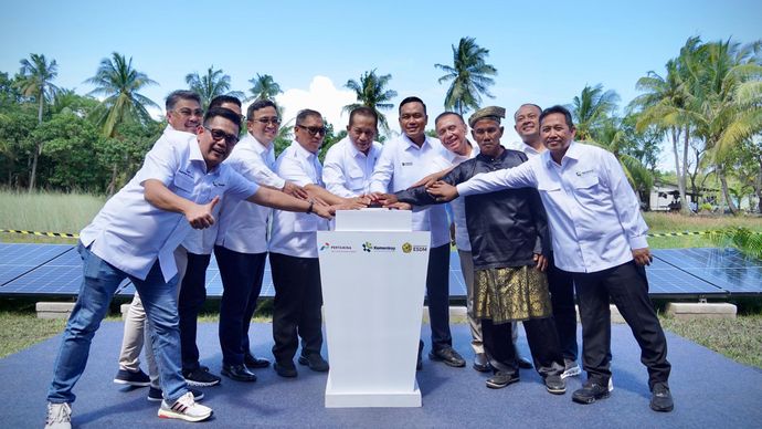 Kementerian Koperasi (Kemenkop) bersinergi dengan PT Pertamina (Persero) melalui anak usahanya, PT Pertamina New &amp; Renewable Energy (NRE) meluncurkan percontohan Pembangkit Listrik Tenaga Surya (PLTS) Pulau Sembur 