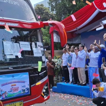 Kemnaker Berangkatkan 38 Bus Mudik Gratis, Libatkan Lebih dari 1.000 Peserta
