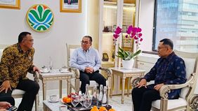 Kamar Dagang dan Industri Indonesia menyambut positif penunjukan Jumhur Hidayat sebagai Menteri Lingkungan Hidup.