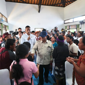 Momen Prabowo Cek Langsung Perkembangan Sekolah Rakyat di Bali, Disambut Semarak Tari Kecak dari Siswa