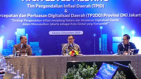 Gubernur DKI Jakarta, Pramono Anung menghadiri High Level Meeting Tim Pengendalian Inflasi Daerah (TPID) dan Tim Percepatan dan Perluasan Digitalisasi Daerah (TP2DD) di Sari Pan Pacific Hotel, Jakarta Pusat, Kamis, 4 Desember 2025.