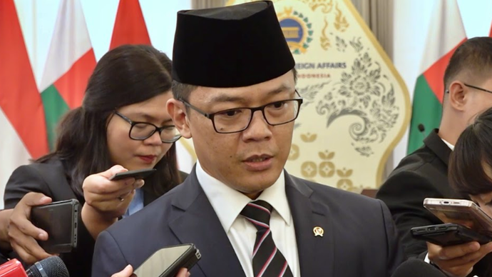 Menteri Luar Negeri Sugiono 