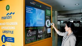 Bank Mandiri memperkuat perannya sebagai mitra strategis pemerintah dalam mendukung agenda keberlanjutan nasional melalui program Reverse Vending Machine yang dijalankan bersama Plasticpay.