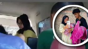 Seorang Ibu muda terpaksa harus melahirkan di dalam mobil ambulans saat hendak dilarikan ke rumah sakit. Hal tersebut menjadi viral di media sosial.