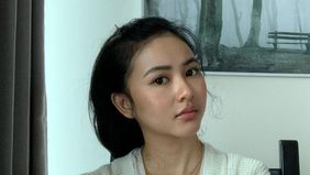 Adinda Azani yang memulai kariernya pada tahun 2011 di dunia hiburan Tanah Air, memang kerap menarik perhatian pengemar terutama masalah wajahnya yang tetap terlihat muda.