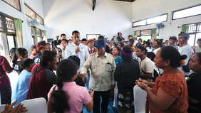 Suasana semangat dan haru mewarnai kunjungan Presiden Republik Indonesia Prabowo Subianto ke Sekolah Rakyat Menengah Pertama (SRMP) 17 Tabanan, Bali. Dalam momen itu, sorot mata Prabowo tertuju pada penampilan salah satu siswa bernama I Ketut Arlan.