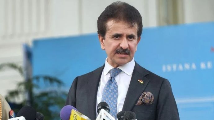 Duta Besar Pakistan untuk Indonesia Zahid Hafeez Chaudhri menyampaikan keterangan di Kompleks Istana Kepresidenan, Jakarta, Senin, 17 November 2025, seusai menemui Presiden RI Prabowo Subianto untuk memperkuat kerja sama bilateral. ANTARA/Andi Firdau