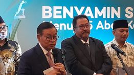 Momen Rano Karno Nangis di Peluncuran Benyamin S Award