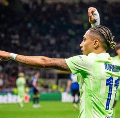 Berebut Sepatu Emas Liga Champions 2024/2025, Raphinha Teratas Bersama Guirassy