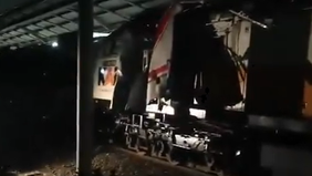 PT Kereta Api Indonesia (Persero) Daerah Operasi 1 Jakarta mengonfirmasi adanya gangguan perjalanan kereta api di wilayah Stasiun Bekasi Timur pada Senin, 27 April 2026 malam.
