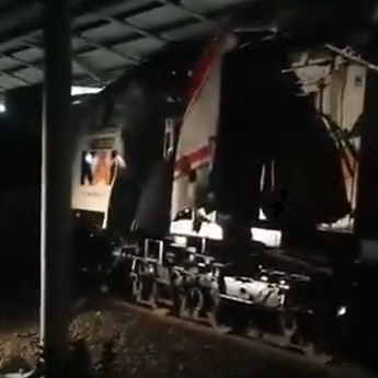 KAI Lakukan Evakuasi Tabrakan KRL-KA Argo Bromo Anggrek di Bekasi Timur