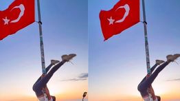 Turis Terancam Masuk Penjara Usai Berjoget di Tiang Bendera