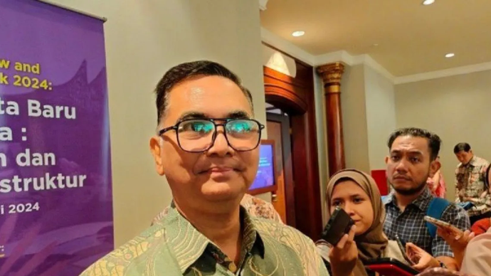 Juru Bicara Otorita Ibu Kota Nusantara (OIKN) Troy Pantouw menyampaikan keterangan kepada awak media di Jakarta, Senin (26/2/2024). 