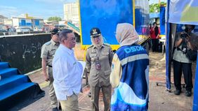 Gubernur DKI Jakarta, Pramono Anung meninjau langsung pembangunan sistem polder dan rumah pompa Daan Mogot di Jakarta Barat, Selasa, 3 Februari 2026.