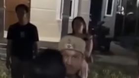 Kejadian salah paham terjadi di Baamang, Kalimantan Tengah antara warga dan pemilik rumah yang didobrak. Hal tersebut menjadi viral di media sosial.