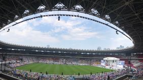 Misa Akbar bersama Pemimpin Tertinggi Gereja Katolik Sedunia sekaligus Kepala Negara Vatikan, Paus Fransiskus, digelar hari ini di Gelora Bung Karno (GBK) Jakarta.