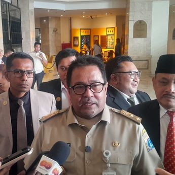 Rano Karno Bakal Cek Lokasi Tanggul Pantai Mutiara yang Rembes