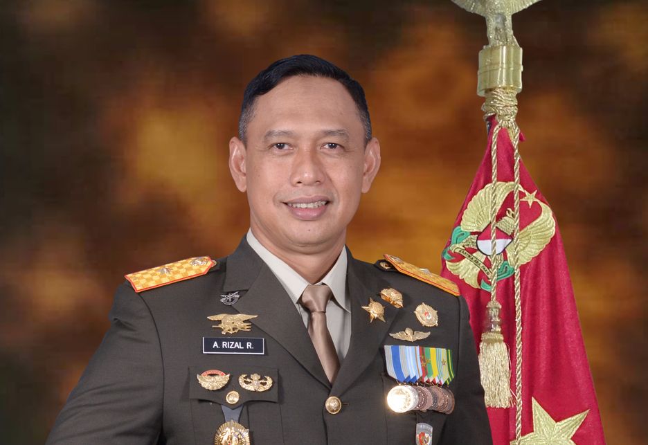 Menteri Badan Usaha Milik Negara (BUMN) Erick Thohir menunjuk Mayor Jenderal (Mayjen) TNI Ahmad Rizal Ramdhani sebagai Direktur Utama (Dirut) Perum Bulog. 