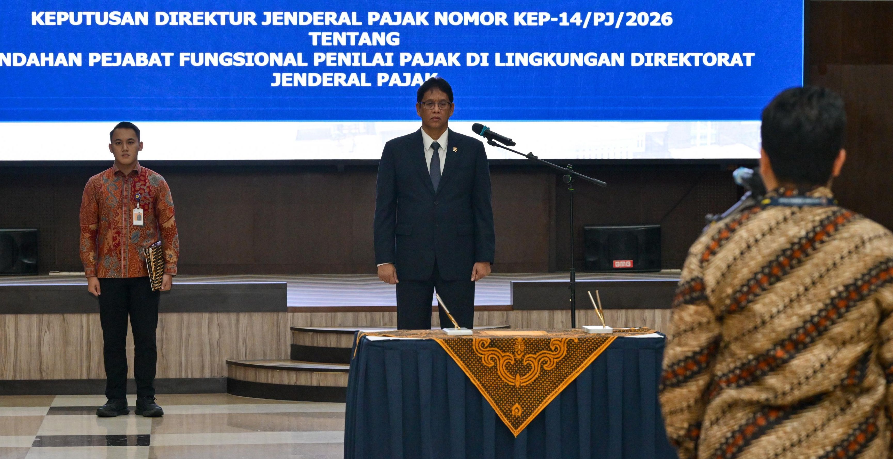 Menteri Keuangan (Menkeu) Purbaya Yudhi Sadewa mewanti-wanti seluruh jajaran Direktorat Jenderal Pajak (DJP) agar tidak ragu melaporkan apabila menemukan adanya pihak-pihak yang menggunakan backing atau perlindungan tertentu dalam urusan perpajakan. 