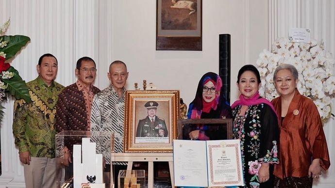 Keluarga besar almarhum Presiden ke-2 RI, Soeharto, menggelar acara syukuran setelah pemerintah resmi menganugerahkan Gelar Pahlawan Nasional.