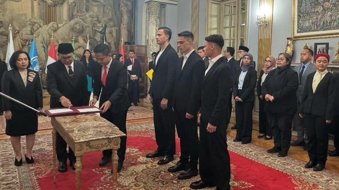 Suasana pengambilan sumpah WNI, Emil Audero, Dean James, dan Joey Pelupessy di KBRI di Roma, Italia, Senin (10/3/2025).