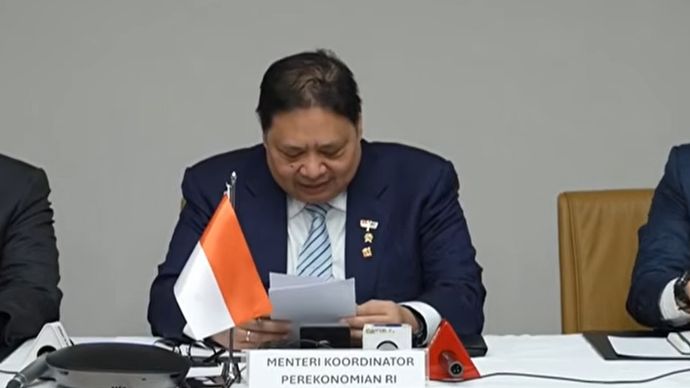 Menteri Koordinator Bidang Perekonomian Airlangga Hartarto dalam Konferensi Pers Penandatanganan Perjanjian Perdagangan Resiprokal Indonesia - Amerika Serikat 