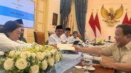 Momen Deg-degan Sri Mulyani saat Prabowo Periksa Buku Catatannya: Untung Lebih Baik dari Gus Ipul