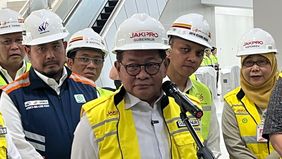 Pemerintah Provinsi (Pemprov) DKI Jakarta terus mempercepat pengembangan transportasi massal. Gubernur DKI Jakarta, Pramono Anung, mengungkapkan rencana pembangunan dua rute baru LRT Jakarta yang akan menghubungkan Jakarta International Stadium (JIS)