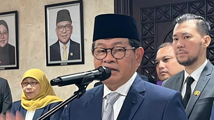 Pramono Anung di gedung DPRD DKI Jakarta, Senin, 13 April 2026. 