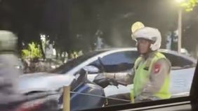Viral di media sosial sebuah unggahan mengungkap dugaan aksi oknum polisi gadungan yang disebut beroperasi di kawasan Kemang, Antasari, hingga Blok M, Jakarta Selatan.

