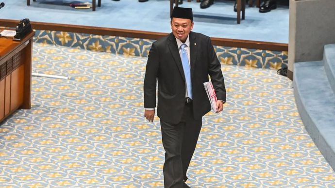 Menteri Agraria dan Tata Ruang / Kepala Badan Pertanahan Nasional (ATR/BPN) Nusron Wahid bersiap menyampaikan tanggapan pemerintah pada Rapat Paripurna Ke-6 DPR RI Masa Persidangan I Tahun Sidang 2026&acirc;2027 di Kompleks Parlemen, Senayan, Jakarta, Selasa (22/9/2026)