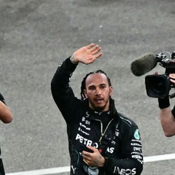 Lewis Hamilton Emosional Jalani Balapan Terakhir Bareng Mercedes Usai 12 Tahun Bersama