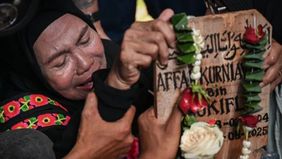 Komisioner Komisi Kepolisian Nasional (Kompolnas), Choirul Anam, menegaskan pihaknya akan menelusuri lebih jauh dugaan bahwa pengemudi ojek online Affan Kurniawan didorong sebelum akhirnya terlindas kendaraan taktis (Rantis) Brimob.