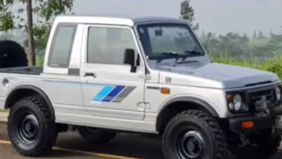 Pengdara mobil Suzuki Jimny Caribian membagikan pengalam kurang mengenakan setelah ia ditilang polisi gegata dikira kendaraan modif. Hal tersebut menjadi viral di media sosial.