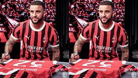 Kyle Walker resmi bergabung dengan AC Milan dengan status pemain pinjaman dari Manchester City dan opsi pembelian di akhir musim di harga 5 juta euro atau setara Rp85 miliar.