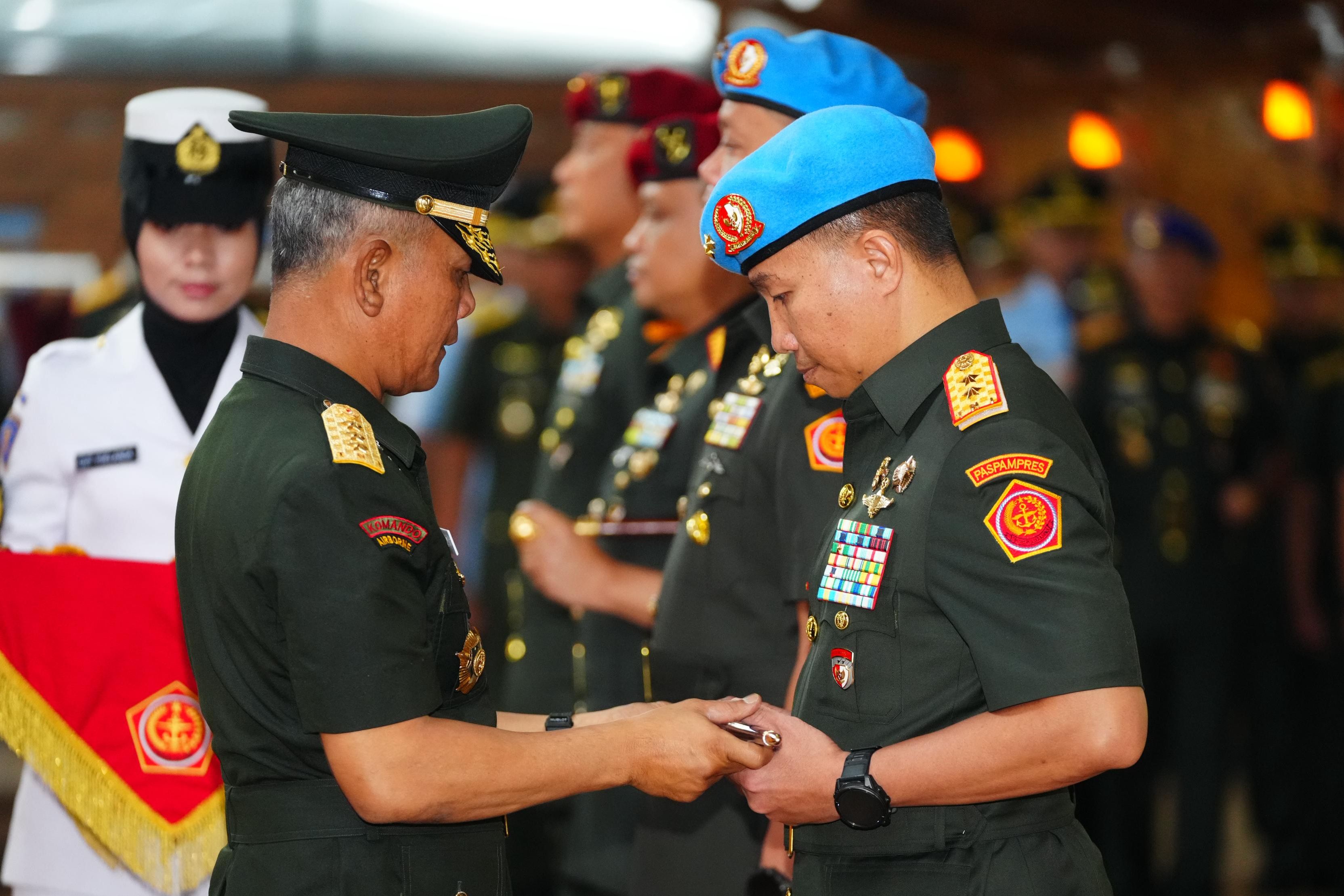 Kasum TNI pimpin sertijab Danpaspampres <b>(Dokumentasi Mabes TNI)</b>