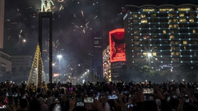 Jakarta bersiap menyambut malam pergantian Tahun Baru 2026 dengan meriah. Pemerintah Provinsi DKI Jakarta akan mengadakan Car Free Night (CFN) di sepanjang Jalan Sudirman&ndash;Thamrin pada Rabu, 31 Desember 2025.