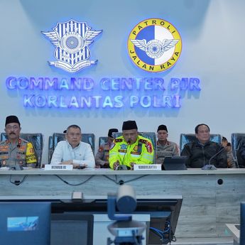 Pantau Arus Lebaran di Jalan Tol, Menhub Dudy: Mulai Ada Kenaikan Pergerakan Pemudik