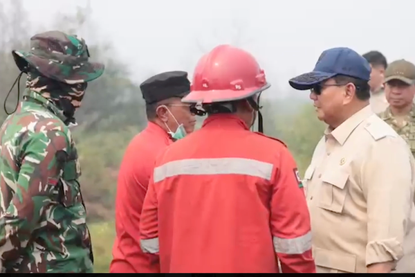 Prabowo Tinjau Langsung Lokasi Karhutla di Kalimantan