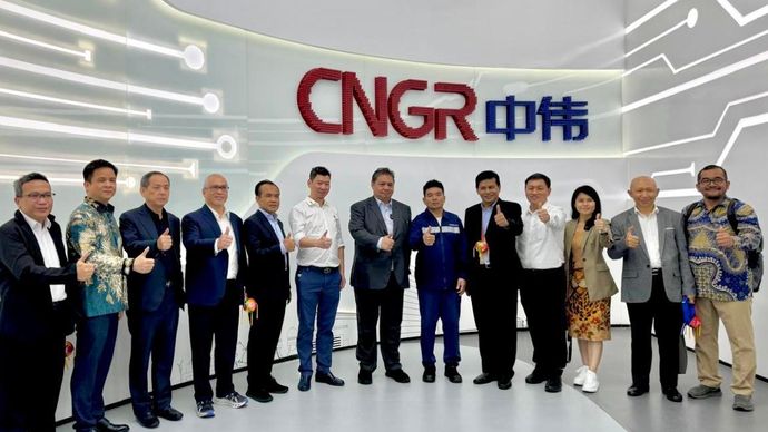 Menko Airlangga berkunjung ke pabrik CNGR yang berbasis di daerah Qinzhou, China.