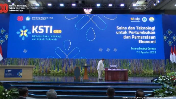 Prabowo Geser Logo Bintang Empat Sebelum Pidato di ITB