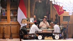 Presiden Republik Indonesia Prabowo Subianto menerima sambungan telepon dari Presiden Republik Korea, Lee Jae Myung, Senin malam, 23 Juni 2025. Hal itu diketahui dari foto-foto yang diunggah akun Instagram @sekretariat.kabinet.