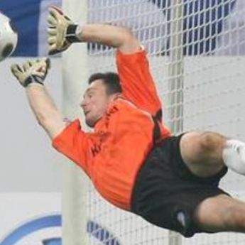 Kisah Dennis Eilhoff, Mantan Kiper Klub Bundesliga yang Jago Menangkap Maling