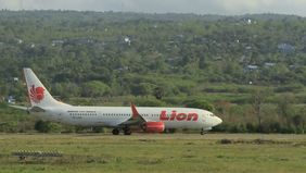 Viral di media sosial mengenai seorang penumpang pesawat Lion Air JT-992 tujuan Makassar-Kendari kehilangan emas di dalam koper.
