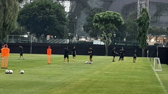 Rangkuman Berita Selasa Pagi, 12 November 2024: Tiket Timnas Indonesia Sold Out hingga Reuni Nagatomo-Erick Thohir