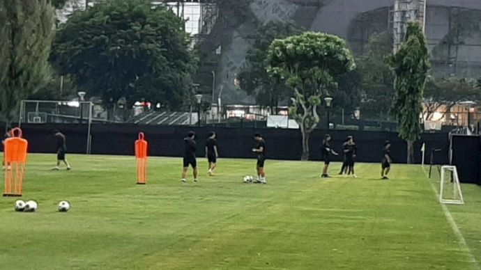 Timnas Jepang mulai berlatih jelang pertandingan melawan timnas Indonesia  di putaran ketiga babak kualifikasi Piala Dunia 2026 zona Asia. 
