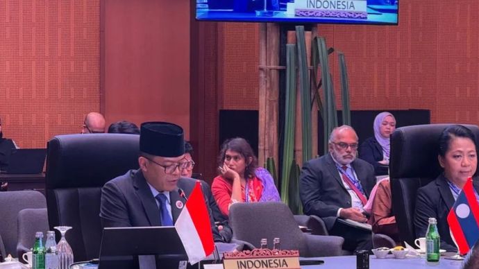 Menteri Luar Negeri (Menlu) RI Sugiono menyampaikan sambutannya dalam pertemuan ASEAN&ndash;US Post Ministerial Conference (PMC) di Kuala Lumpur,